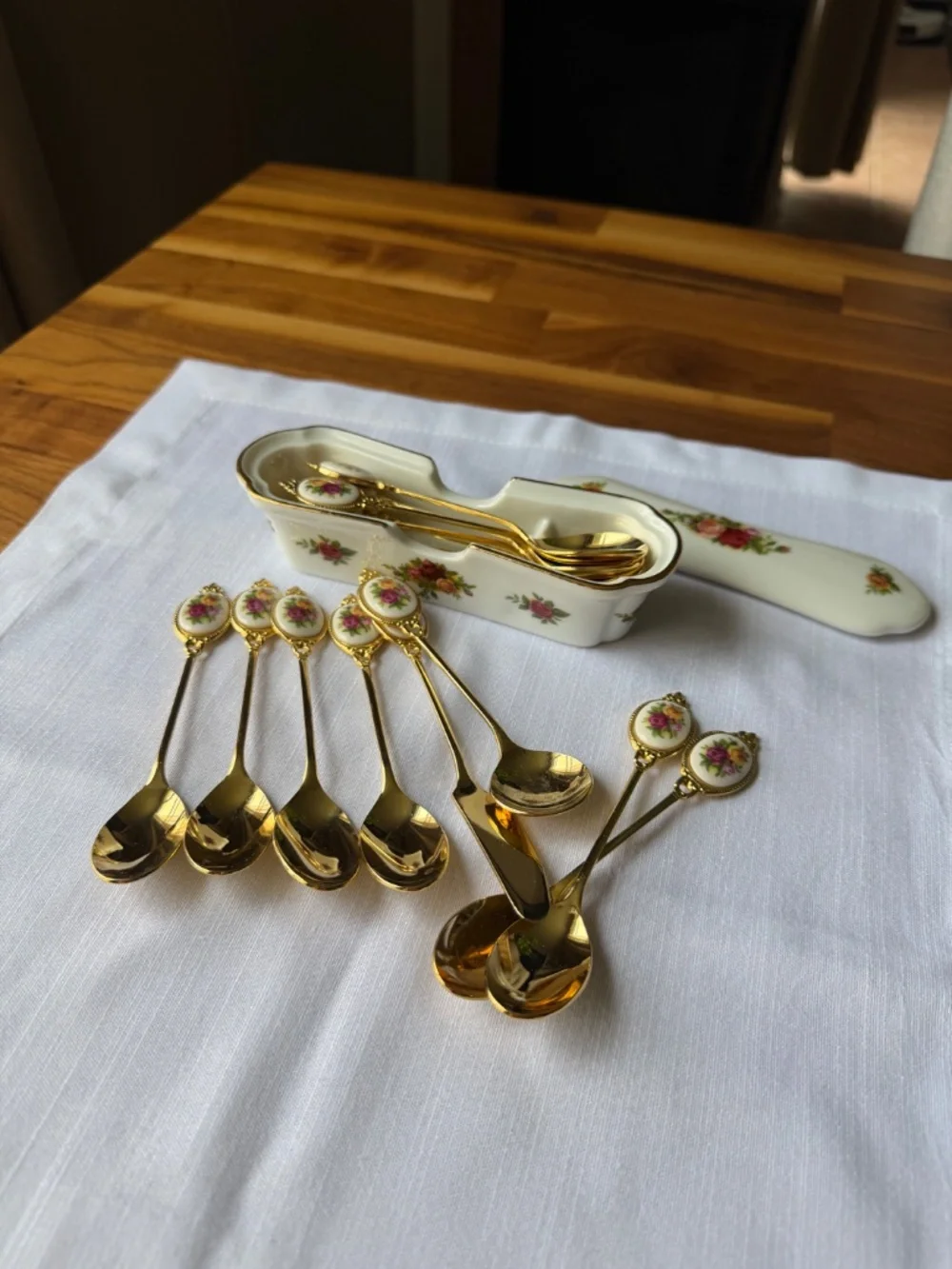 Vintage Gold Tone 14pc Tea Spoon Set in Old Country Roses Style with Caddy